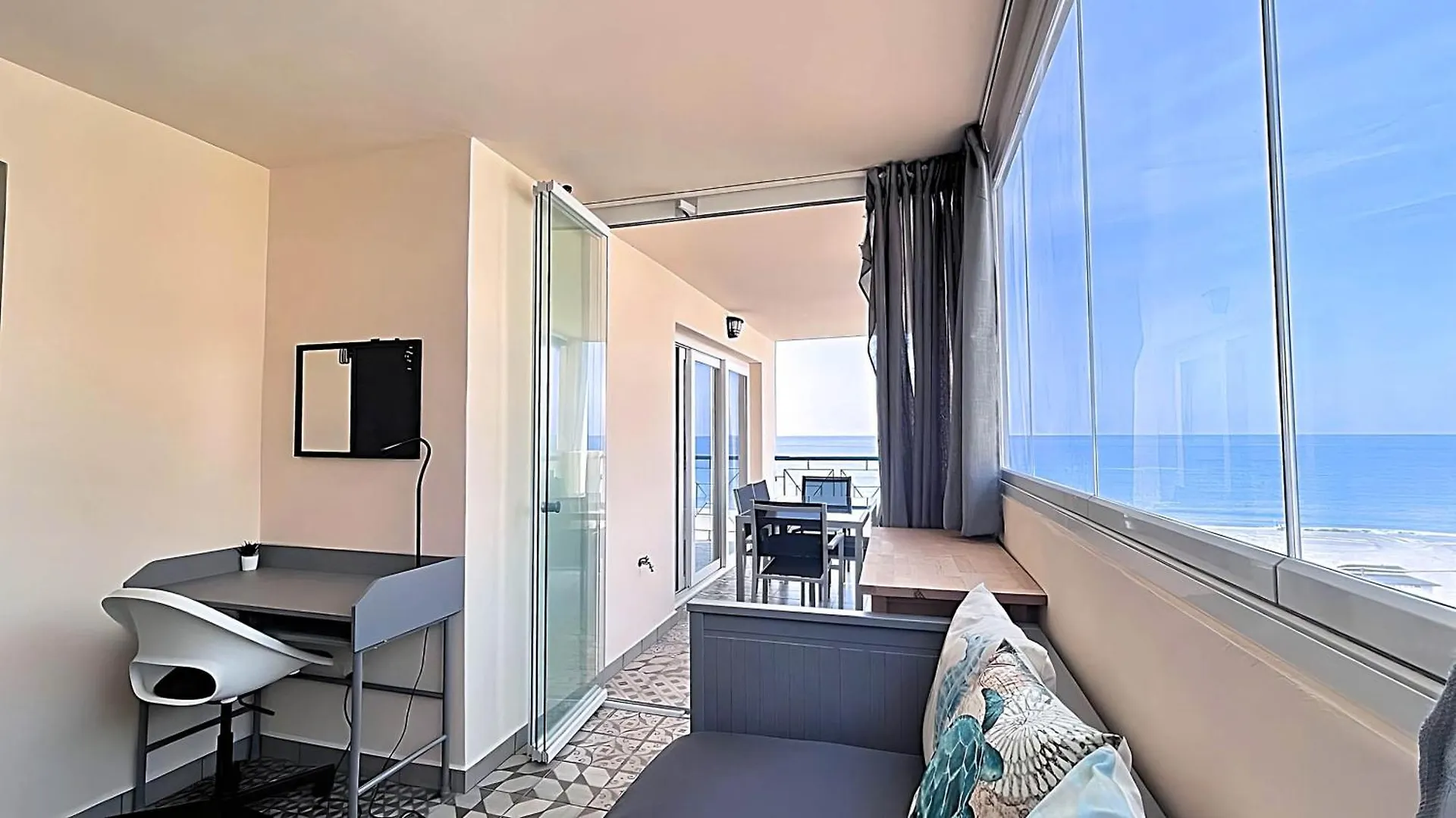 Atico De Albaida Duplex Frente Al Mar Apartment Morche